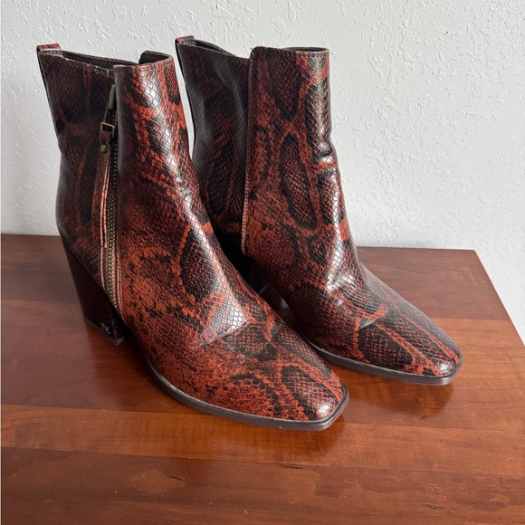 Sam Edelman Carlysle Red Brown Snakeskin Ankle Boot Womens 9 Fall Harvest - Picture 1 of 7